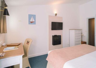 Hotel Noirmoutier Fleur de sel lit TV